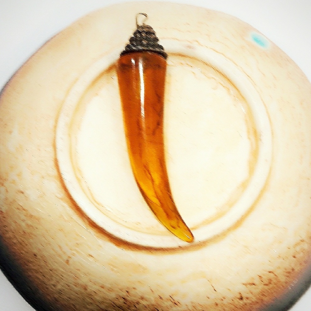 Vintage Unisex Baltic Amber Horn Pendant - Picture 3 of 5